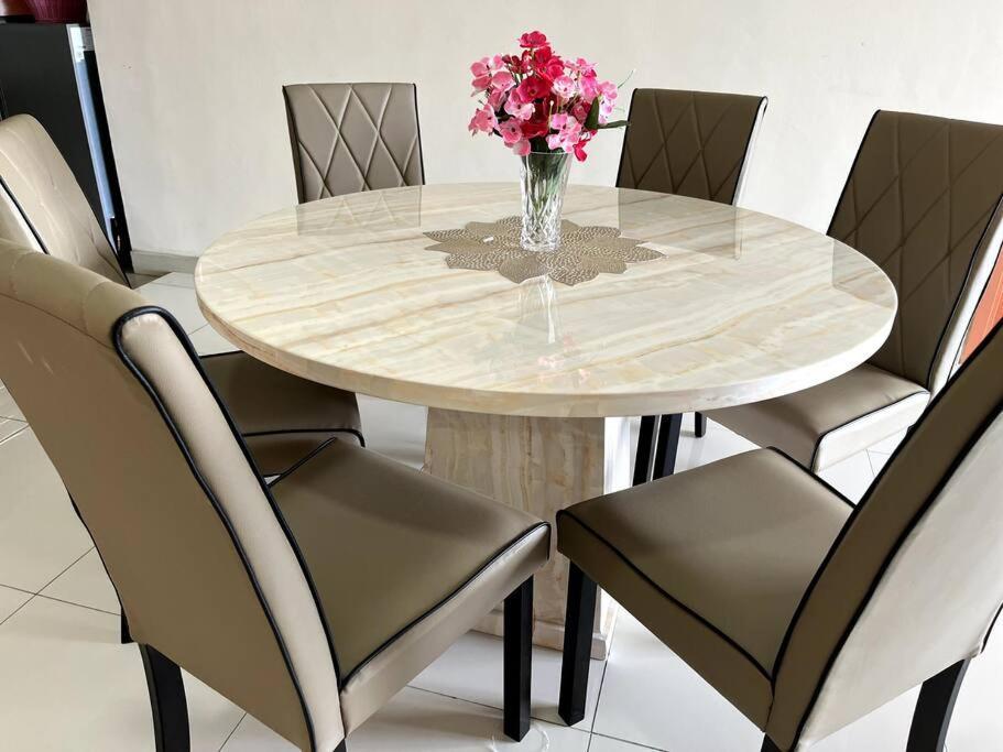Homestay Ttdi Adina 710 Shah Alam,Sek 13,Msu,3Bedroooms Exterior photo
